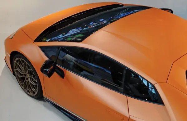 Italijanska policija ledvici dostavila z lamborghinijem
