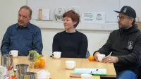 Gostilne kot kodi, ali oživljanje zaprtih gostiln, je projekt, ki ga 
soustvarjajo Marjan Krajnik, Martina Čuk in Jože Podobnik (od 
leve).