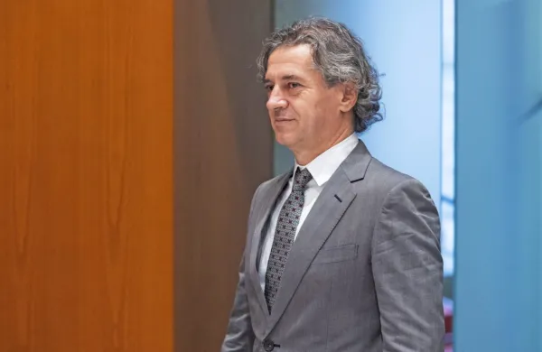 Predsednik vlade Robert Golob