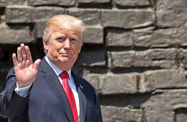 Iz poročila  izhaja, da je Trump namerno širil neresnice o izidu 
volitev