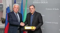 Danilo Markočič  (desno)  je zapustil  župansko mesto in  ga prepustil  
Milanu Bogatiču.