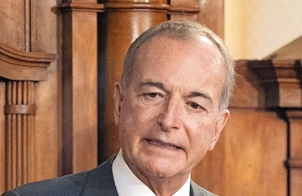Frattini je v soboto umrl v bolnišnici v Rimu.