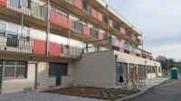 V   minulih dneh so odpravili še manjše pomanjkljivosti in pridobili 
uporabno dovoljenje. Zdaj čakajo ministrski pregled, nato naj bi 
dom odprli. Ne bodo pa naenkrat vselili vseh 154 stanovalcev. 