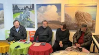 

Dragu Misleju Mefu so na predstavitvi družbo delali (z desne) Jani 
Kovačič, Mojca Ferle in Vanja Pegan.