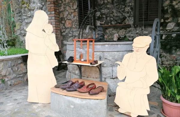 Pri Grabcu jaslice predstavljajo mirensko čevljarsko tradicijo. 