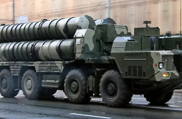 Raketa ukrajinskega obrambnega sistema zemlja-zrak S-300 je 
danes padla na ozemlje Belorusije