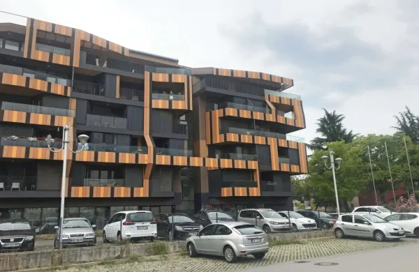 Cene poslovnih nepremičnin so se v tretjem četrtletju zvišale za 
1,8 odstotka. 