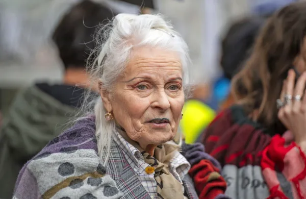 Vivienne Westwood ni bila le oblikovalka, ki je desetletja premikala meje v modnem svetu, bila je tudi borka za človekove 
pravice in politična aktivistka. 