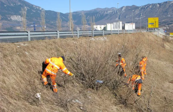 Delo na mrazu ne sme ogrožati delavcev,  opozarjajo v največji 
sindikalni centrali.