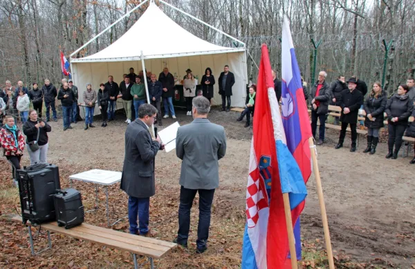 Z mejo so padle tudi krivice
