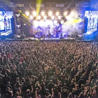  Največji  festival v Sloveniji Metaldays se je letos zadnjič odvijal v Tolminu. Jeseni so organizatorji potrdili, 
da odhajajo.  Glavnina festivalov ostaja, občina   pa medtem še snuje, katere vsebine in kako umestiti na 
Sotočje. Tam medtem gradijo obvoznico, ki je bila eden od motečih faktorjev za metalce. 