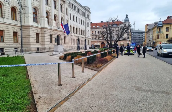 Policija pri pregledu objekta ni zaznala nevarnih predmetov. 