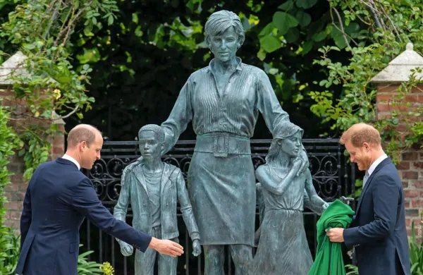 William naj bi Harryjevo ženo Meghan pred tem opisal kot 
