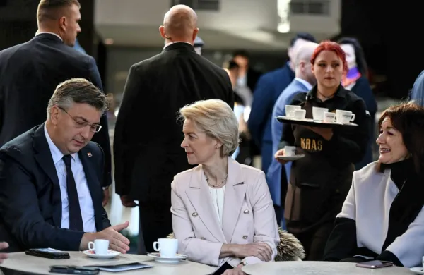 Hrvaški premier je popil prvo hrvaško “evrsko” kavo v družbi 
predsednice Evropske komisije Ursule von der Leyen. 