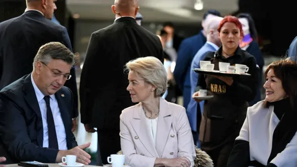 Hrvaški premier je popil prvo hrvaško “evrsko” kavo v družbi 
predsednice Evropske komisije Ursule von der Leyen. 