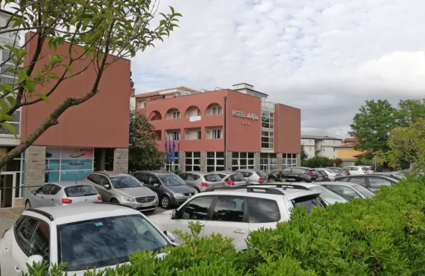 Hotel Delfin do konca meseca zaprt