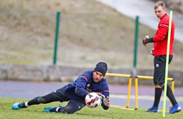Vsaj z vratarji v Sežani ta čas nimajo težav. Jan Koprivec (z žogo) 
ostaja v klubu, vrnil pa se je Arian Rener.   