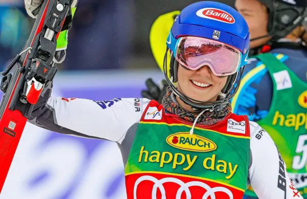 Mikaela Shiffrin vodi v Kranjski Gori, Ana Bucik 10.