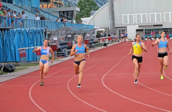 Edino prvo mesto za dosežke v posamezni disciplini je  v sprintu na 
100 metrov na Primorsko prinesla Kaja Debevec (desno).