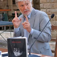 Du&scaron;an Jelinčič z nagrajenim romanom drevi v Pretorski palači