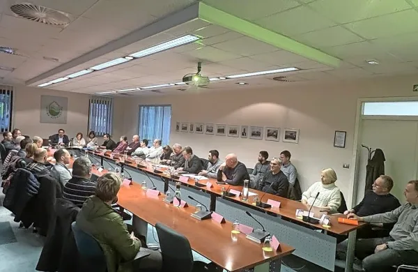 Predsedniki 28 krajevnih skupnosti so dobili prvo zadolžitev