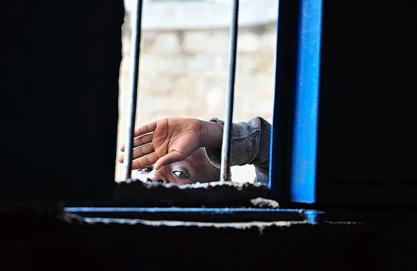&Scaron;tirje hrva&scaron;ki pari v Zambiji obtoženi trgovine z otroki