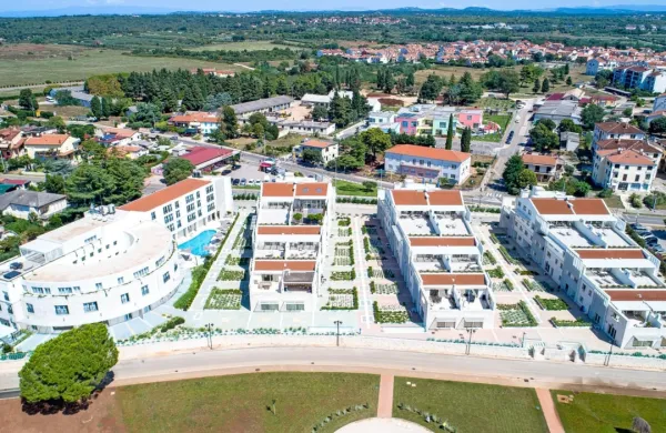 Nepremičninska agencija Stoja Trade je že skoraj razprodala 
apartamaje v umaškem   Garden Palace Resortu.  