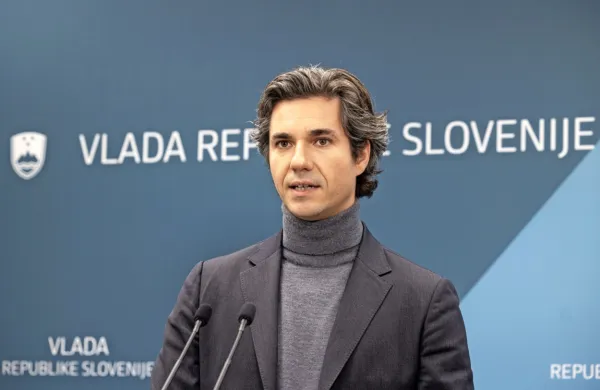 Minister delo, družino, socialne zadeve in enake možnosti Luka 
Mesec
