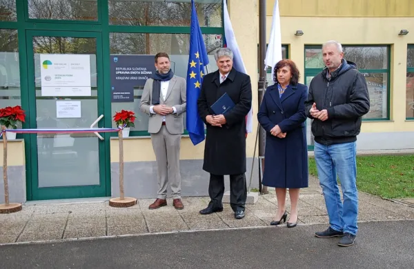 Ponovno odprtje krajevnih uradov je pospremila priložnostna 
slovesnost v Divači. 