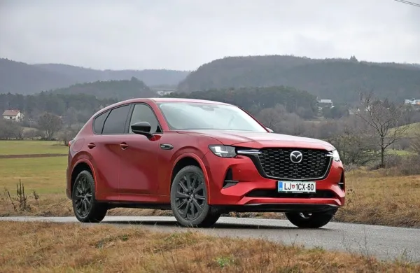 Mazdin novinec z oznako CX-60 je morda trenutno ena boljših izbir 
na trgu, če ste v iskanju spodobno velikega križanca, ki diši po 
premijskem razredu.