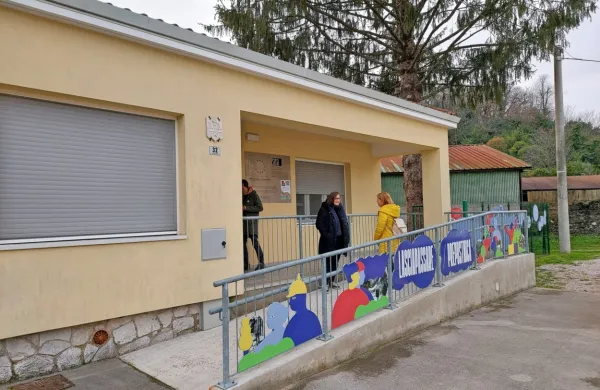 Jutri bodo v nekdanji carinarnici na italijanski strani Pristave 
(Rafuta) odprli muzejsko postavitev, ki dodatno odstira življenje 
ob meji med Goricama.  