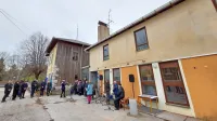 Včeraj se je simbolično začela prenova logarske hiše v enoto VDC 
za 20 uporabnikov. 