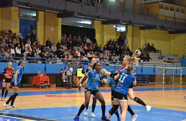 Med najboljšimi v vrstah Mlinotesta je bila Nuša Fegic s šestimi 
zadetki.