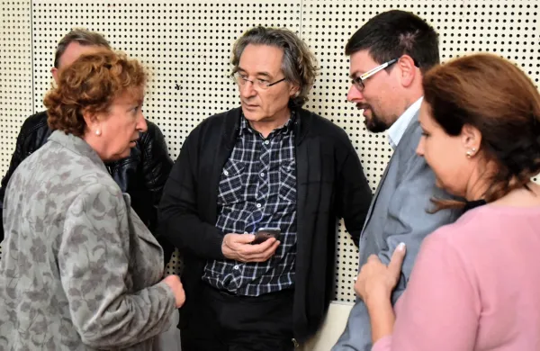 Dosedanja predsednica Sindikata delavcev v zdravstveni negi 
Slovenije Jelka Mlakar, predsednik KSJS Branimir Štrukelj in 
predsednik sindikata Pergam Jakob Počivavšek.