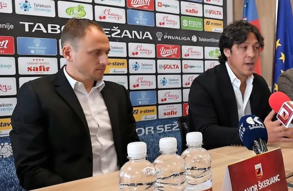 Davor Škerjanc (levo) in Mauro Camoranesi, najbolj odmevno ime, ki ga je pred tremi leti pripeljal v sežanski 
klub.