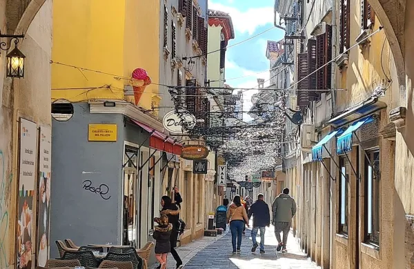 Koprska občina bo najemnikom lokalov, ki so v njeni lasti, zagotovila  30-odstotno znižanje najemnin.