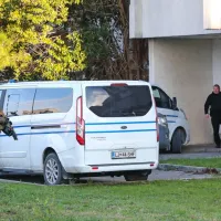 Klemna Kadivca so pripeljali pod posebno strogimi varnostnimi 
ukrepi.
