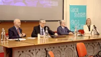 Danilo Türk in Romano Prodi (v sredini z leve) sta na goriškem 
sedežu Univerze v Trstu govorila o pomenu sodelovanja v 
Evropi.