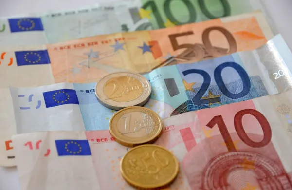 V veljavi nova vi&scaron;ina minimalne urne postavke za &scaron;tudentsko delo