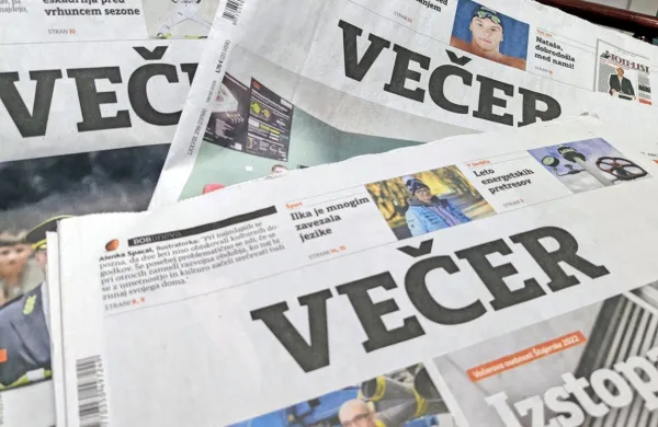 Delodajalec naj bi novinarko Večera kar po telefonu obvestil, da ji 
ne bo podaljšal pogodbe o zaposlitvi.