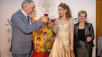 Majo Pečarič sta okronala Janez Erjavec in ministrica Irena 
Šinko.