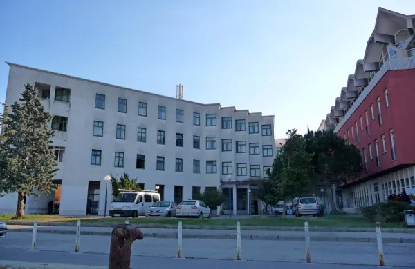 Srednji šoli Izola se obeta energetska prenova. 