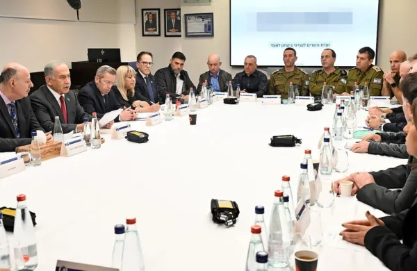 Člani varnostnega kabineta so se dogovorili za odvzem pravic do 
socialne varnosti 