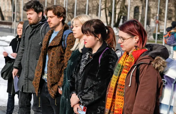 Kot so na današnji novinarski konferenci izpostavili predstavniki 
Inštituta 8. marec, so bili zlasti v času prejšnje vlade velikokrat 
tarča žaljivih zapisov na Twitterju.