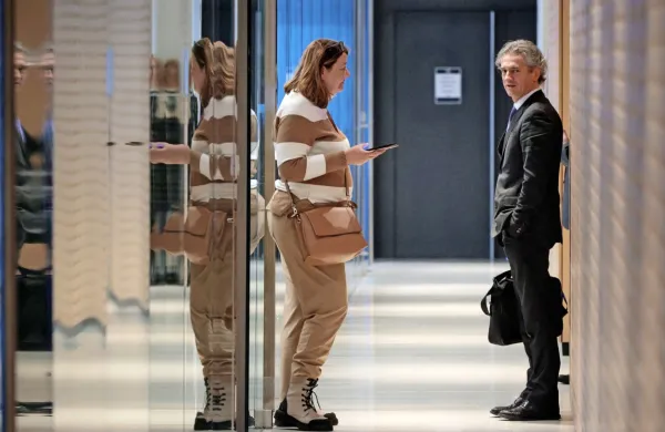 

Po statutu Gibanja Svoboda generalnega sekretarja stranke imenuje predsednik stranke, torej je Vesna Vuković izbira Roberta 
Goloba.