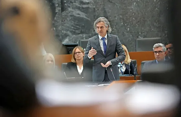 Premier Robert Golob