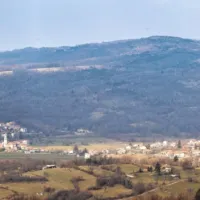 Grgar je živahno naselje pod Sveto goro, ki se hitro razvija. 