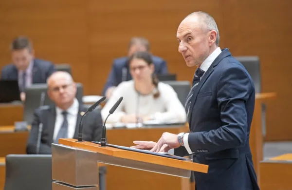 KPK pri pregledu sumov nasprotja interesov Aleša Šabedra pri 
opravljanju nalog na različnih položajih na ministrstvu za zdravje 
in v javnih zdravstvenih zavodih ni ugotovila nepravilnosti. 