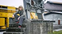 Ema Kugler, režiserka eksperimentalnih filmov, “presega okvir časa in prostora, v katerem deluje”.   