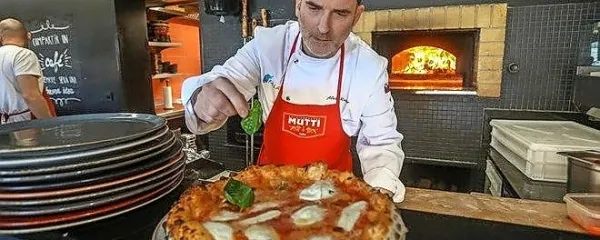 Na pico lahko daš, kar hočeš, le na to moraš paziti, da se okusi 
ujemajo. 